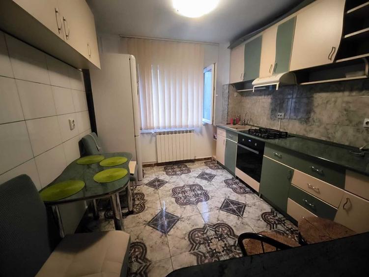 Apartament cu 3 camere în Cantemir