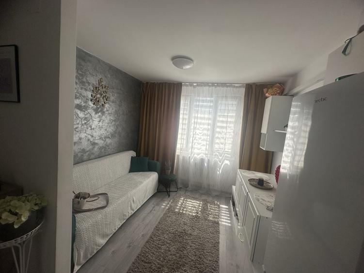 Apartament cu 2 camere decomandat în Micro 19