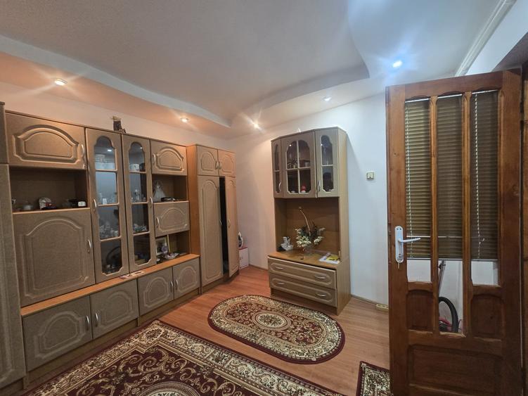 Casă individuală cu 2 camere cu Teren 243 Mp în Chercea
