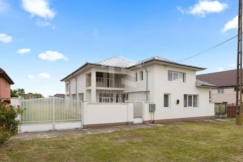 Casă cu Teren 1446 Mp în Macea