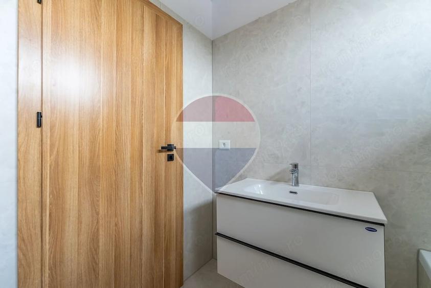 Casă cu 4 camere cu Teren 230 Mp în Pârneava