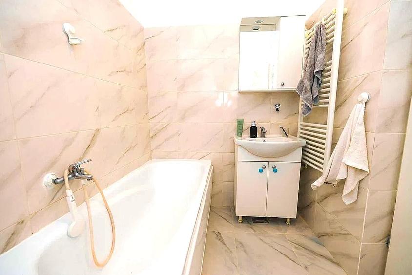 Apartament cu 3 camere decomandat, mobilat în Dobroești