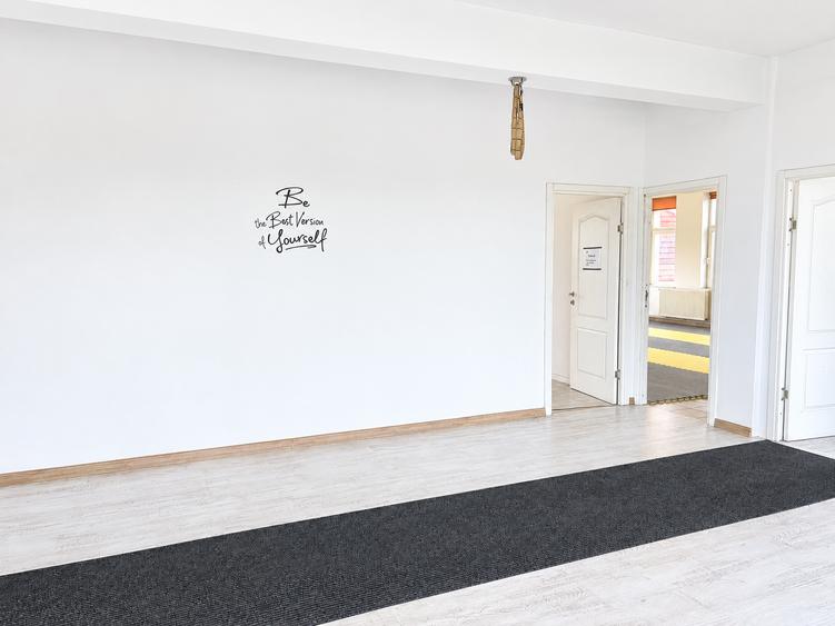 Spațiu comercial, de 200 mp, în Florești