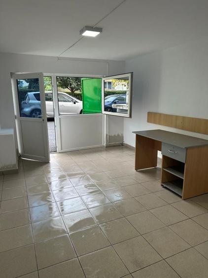 Spațiu comercial, de 30 mp, în Între Lacuri