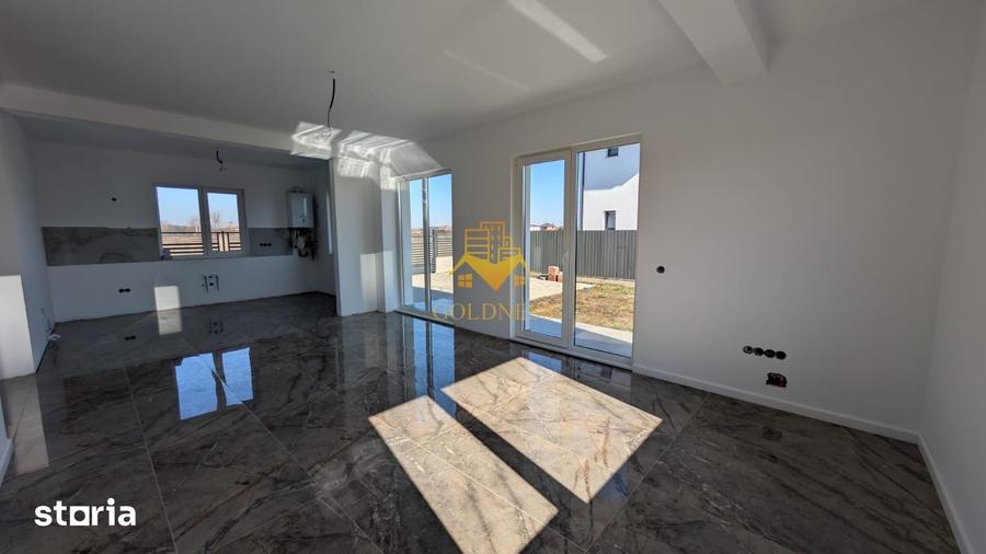 Casă cu 4 camere cu Teren 470 Mp în Jucu