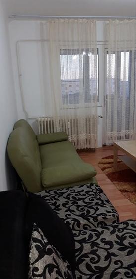 Garsonieră decomandată în 1 Mai