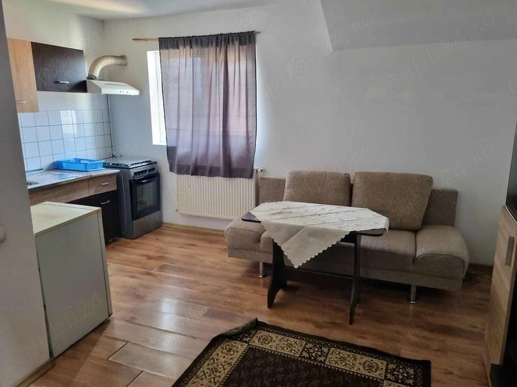 Apartament cu 2 camere semidecomandat în Lipovei