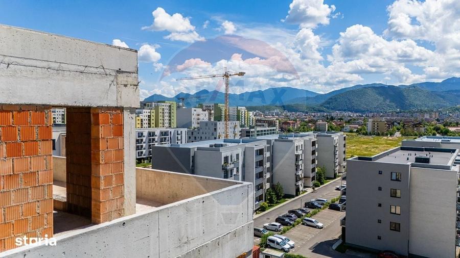 Apartament cu 4 camere în Tractorul