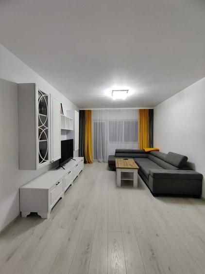 Apartament cu 2 camere semidecomandat în Ipotești