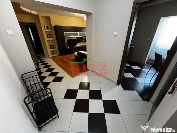 Apartament cu 3 camere semidecomandat în Ultracentral