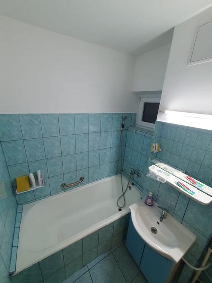 Apartament cu 3 camere decomandat în Ferentari