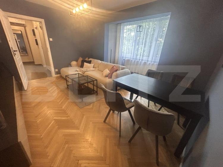 Apartament cu 3 camere semidecomandat în Central