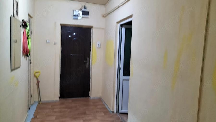 Apartament cu 4 camere decomandat în Central