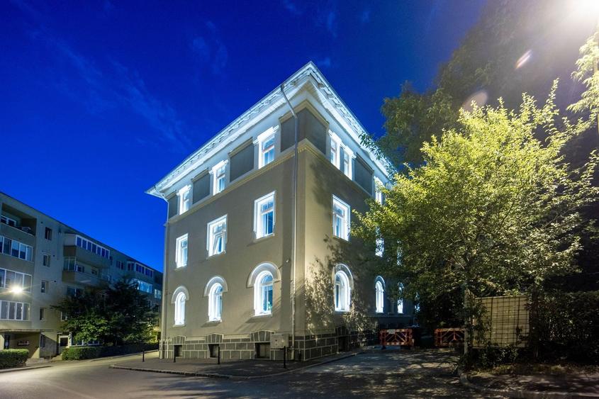 Birou, de 860 mp, în Centrul Civic