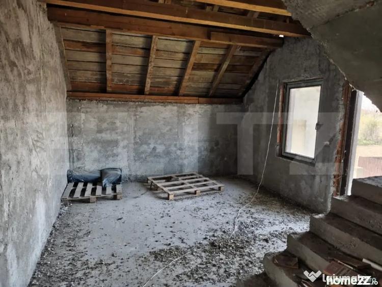 Casă cu 7 camere cu Teren 1607 Mp în Central
