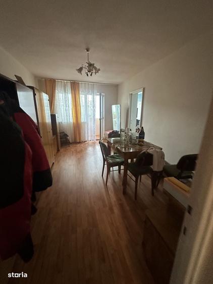 Apartament cu 2 camere decomandat în Petros