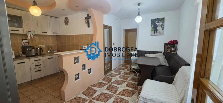 Casă cu 5 camere cu Teren 384 Mp în Păcii
