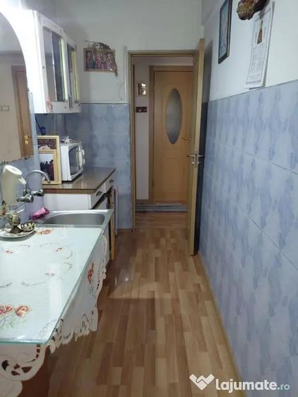 Apartament cu 2 camere decomandat în Micro 19