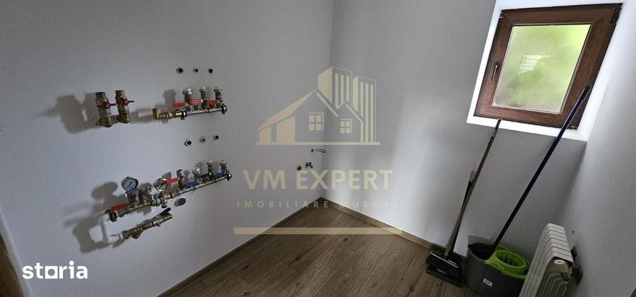 Casă cu 4 camere cu Teren 177 Mp în Rucăr