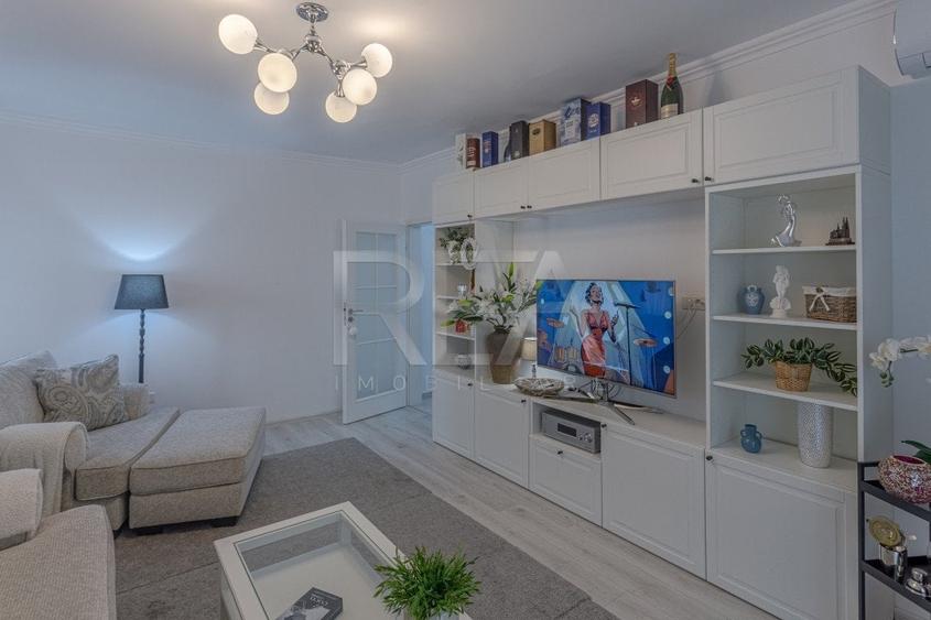 Apartament cu 3 camere decomandat în Metalurgiei