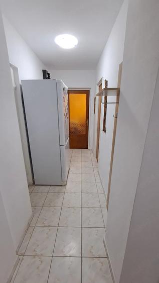 Apartament cu 3 camere decomandat în Giurgiului
