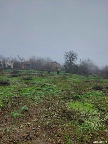 Teren de 744 mp, în Clătești