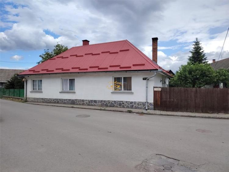Casă cu 3 camere cu Teren 624 Mp în Central