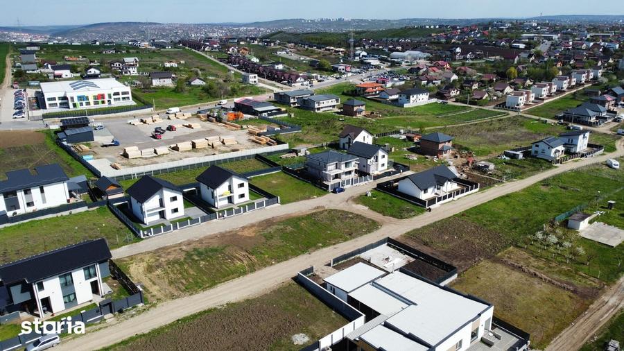 Teren de 453 mp, în Miroslava