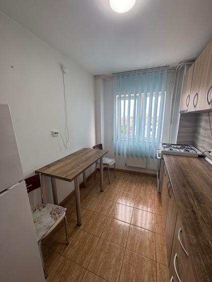 Inchiriez apartament 2 camere - 3