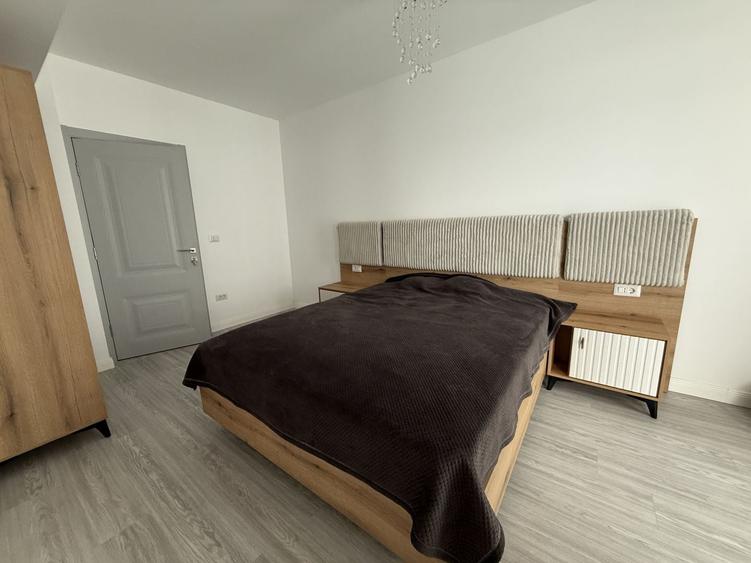 Apartament cu 2 camere semidecomandat, mobilat în Central