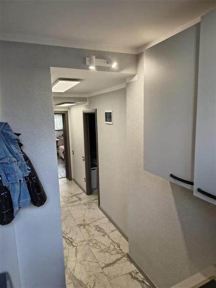 Duplex cu 3 camere cu Canalizare în Astra