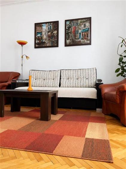 Apartament cu 2 camere decomandat, mobilat în Centrul Civic