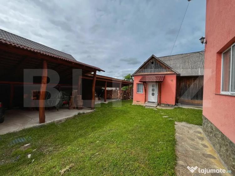 Casă cu 7 camere cu Teren 4200 Mp în Central