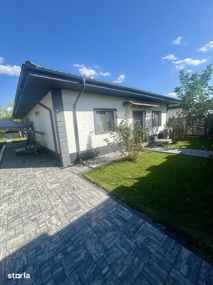 Casă cu 4 camere cu Teren 500 Mp în Vadu Pașii