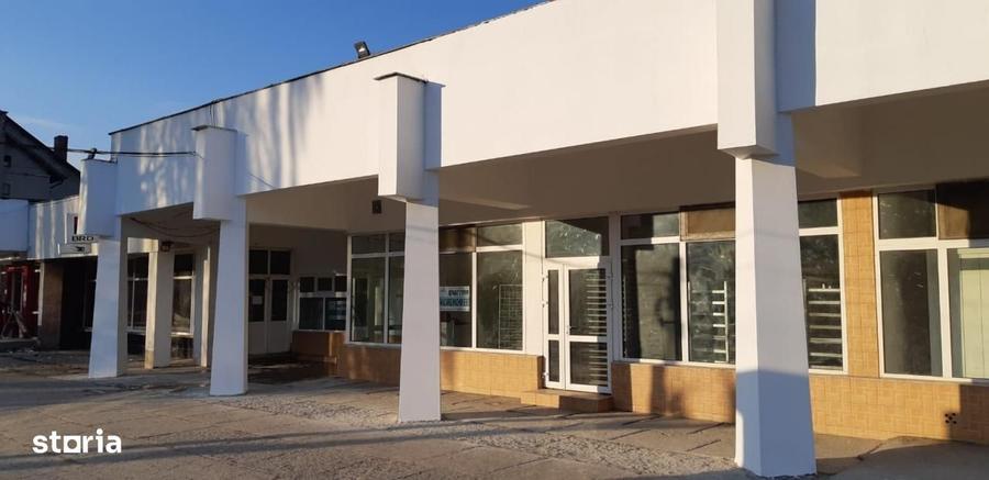 Spațiu comercial, de 359 mp, în Moinești