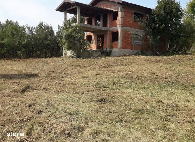 Casă cu 4 camere în Frumoasa