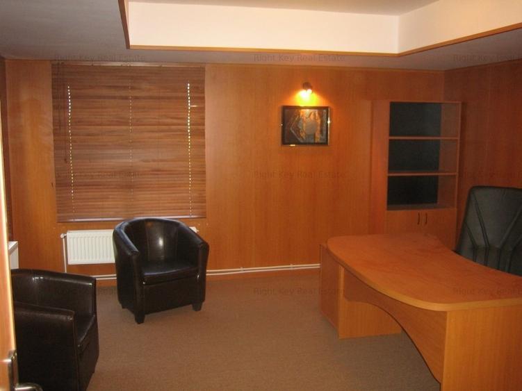 Spațiu comercial, de 600 mp, în Central