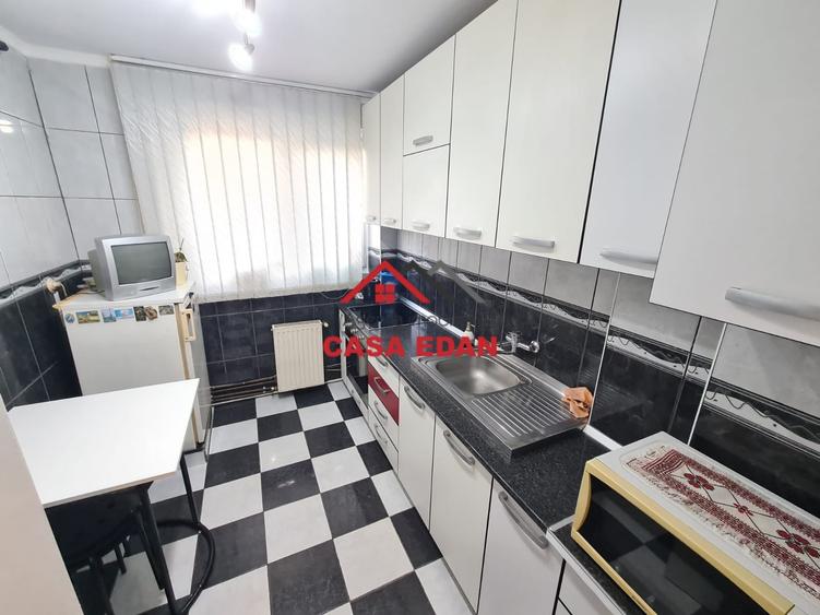 Apartament cu 2 camere semidecomandat în Câmpina