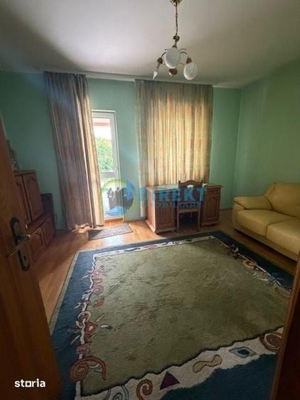 Casă cu 10 camere cu Teren 465 Mp în Ultracentral