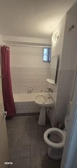 Apartament cu 3 camere decomandat în Soarelui