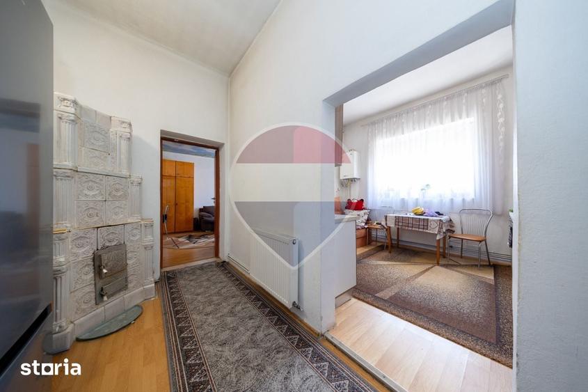 Casa cu poten?ial rar in Sacele: 2 corpuri ?i teren de 1.048 mp - 6