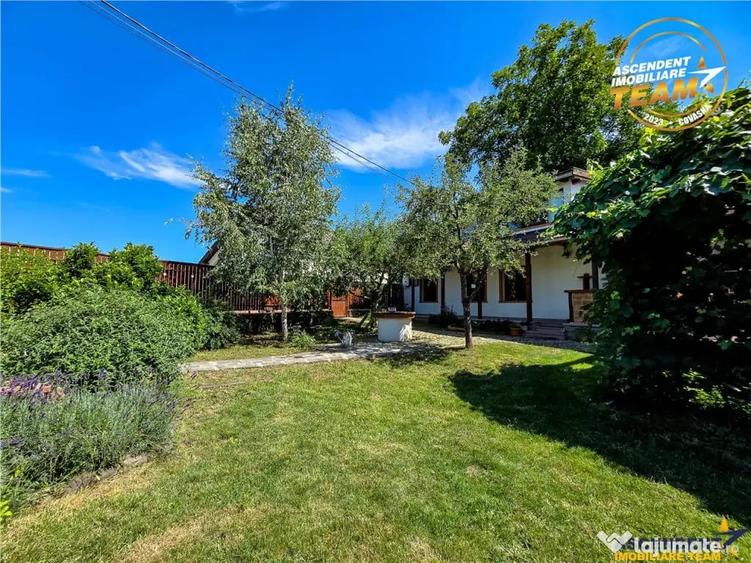 Casă cu 7 camere cu Teren 418 Mp în Central