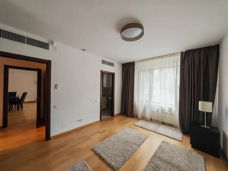 Apartament cu 3 camere semidecomandat, mobilat în Kiseleff