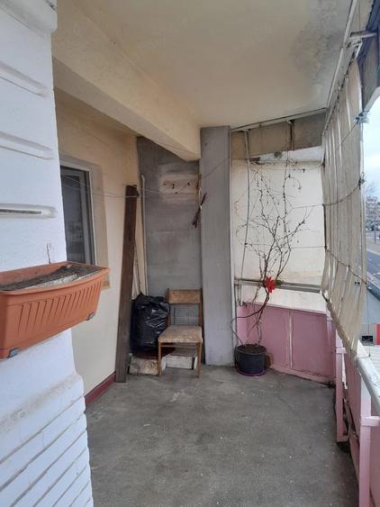 Apartament cu 3 camere decomandat în Vest