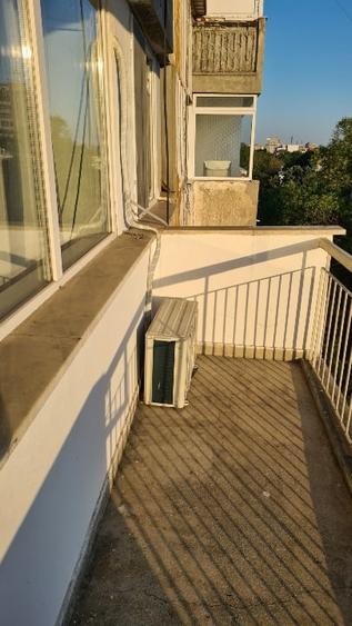 Apartament cu 3 camere semidecomandat, mobilat în Iancului