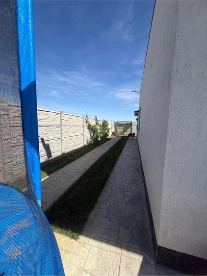 Casă cu Teren 403 Mp în Ișalnița