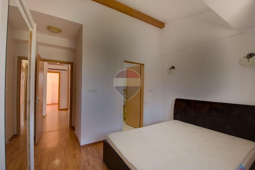 Apartament cu 4 camere decomandat, mobilat în Aradului
