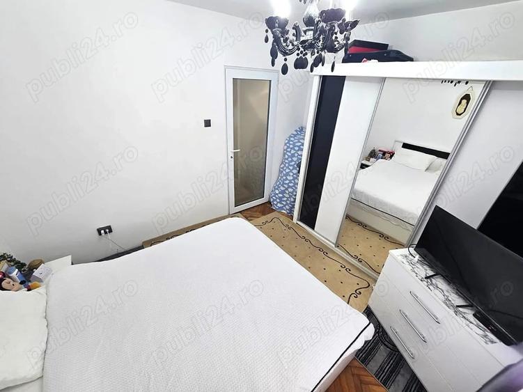 Apartament cu 3 camere în Micro 15