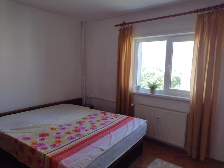 Apartament cu 2 camere semidecomandat în Banu Manta