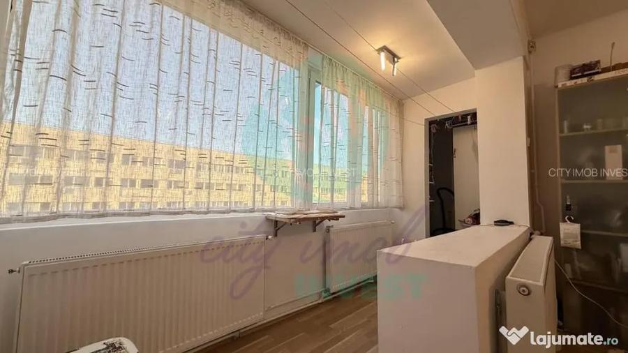Apartament cu 3 camere semidecomandat în Iancului